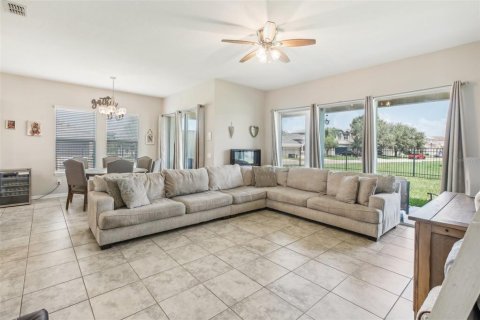 Casa en venta en Wesley Chapel, Florida, 4 dormitorios, 274.9 m2 № 1324429 - foto 9