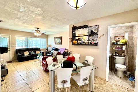 Villa ou maison à vendre à Opa-locka, Floride: 3 chambres, 92.9 m2 № 1080960 - photo 4