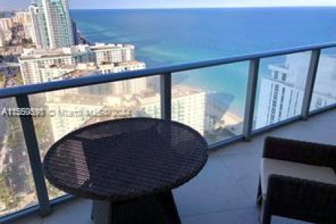 Condominio en venta en Hollywood, Florida, 1 dormitorio, 80.73 m2 № 1081042 - foto 7