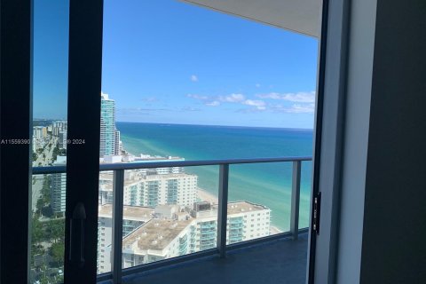 Condominio en venta en Hollywood, Florida, 1 dormitorio, 80.73 m2 № 1081042 - foto 6