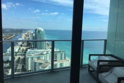 Condominio en venta en Hollywood, Florida, 1 dormitorio, 80.73 m2 № 1081042 - foto 13