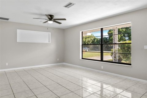 House in Vero Beach, Florida 2 bedrooms, 136.94 sq.m. № 1246732 - photo 7