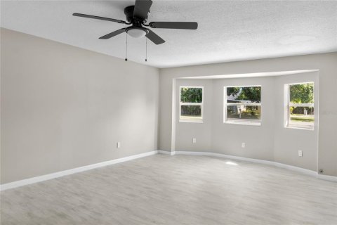 House in Vero Beach, Florida 2 bedrooms, 136.94 sq.m. № 1246732 - photo 24