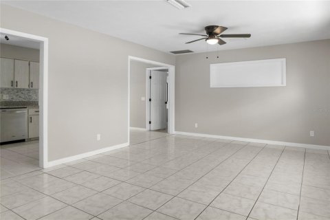 House in Vero Beach, Florida 2 bedrooms, 136.94 sq.m. № 1246732 - photo 6