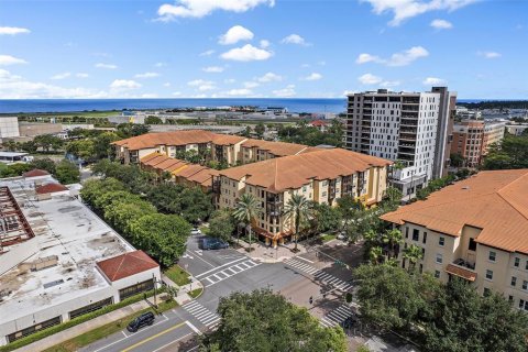 Condominio en venta en Saint Petersburg, Florida, 1 dormitorio, 69.03 m2 № 1337750 - foto 4