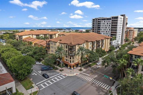 Condominio en venta en Saint Petersburg, Florida, 1 dormitorio, 69.03 m2 № 1337750 - foto 1