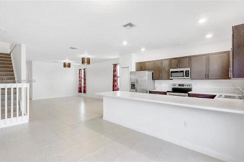 Casa en venta en Homestead, Florida, 3 dormitorios, 173.91 m2 № 953807 - foto 5