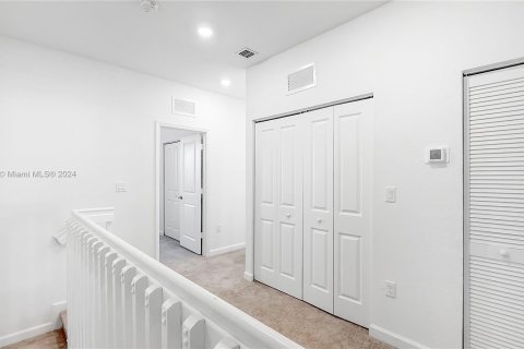 Casa en venta en Homestead, Florida, 3 dormitorios, 173.91 m2 № 953807 - foto 9