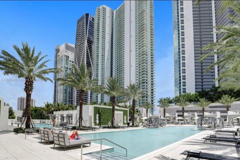 Condominio en venta en Miami, Florida, 1 dormitorio, 110.09 m2 № 1004313 - foto 6
