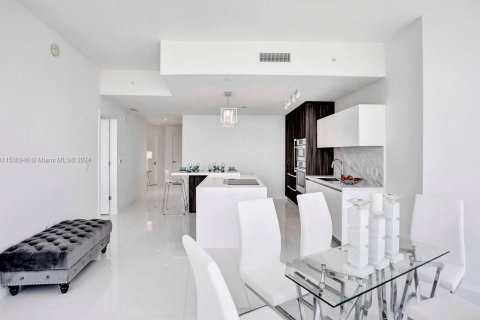 Condominio en venta en Miami, Florida, 1 dormitorio, 110.09 m2 № 1004313 - foto 13