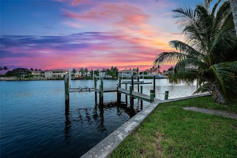 Villa ou maison à vendre à Jupiter, Floride: 4 chambres, 289.39 m2 № 1293651 - photo 1