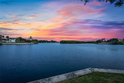 Villa ou maison à vendre à Jupiter, Floride: 4 chambres, 289.39 m2 № 1293651 - photo 4