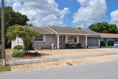 Villa ou maison à vendre à Port Richey, Floride: 3 chambres, 176.51 m2 № 1383860 - photo 2