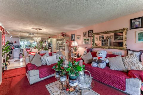 Condominio en venta en Lauderhill, Florida, 3 dormitorios, 137.77 m2 № 615653 - foto 16