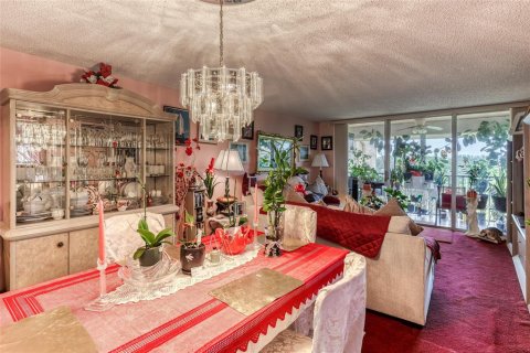 Condominio en venta en Lauderhill, Florida, 3 dormitorios, 137.77 m2 № 615653 - foto 14