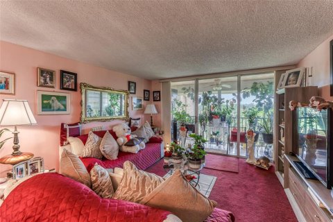 Condominio en venta en Lauderhill, Florida, 3 dormitorios, 137.77 m2 № 615653 - foto 18
