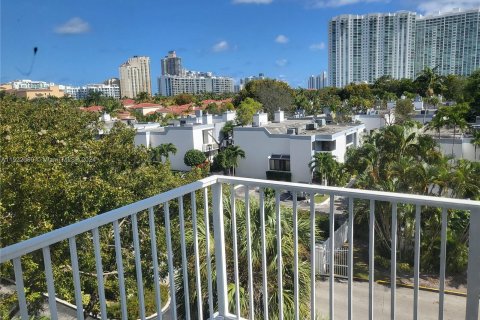 Condo in Aventura, Florida, 1 bedroom  № 972464 - photo 17