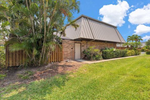 Townhouse in Jupiter, Florida 2 bedrooms, 158.68 sq.m. № 1175205 - photo 15