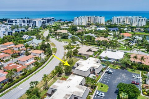 Townhouse in Jupiter, Florida 2 bedrooms, 158.68 sq.m. № 1175205 - photo 11