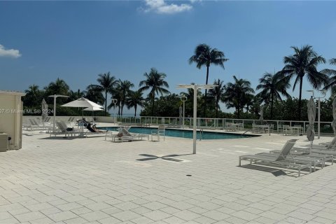 Condominio en venta en Bal Harbour, Florida, 2 dormitorios, 140.65 m2 № 1215550 - foto 27