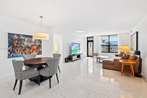 Condominio en venta en Bal Harbour, Florida, 2 dormitorios, 140.65 m2 № 1215550 - foto 10