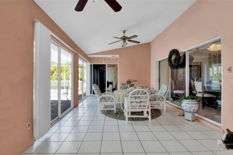 House in Port Charlotte, Florida 4 bedrooms, 211.35 sq.m. № 1424295 - photo 4