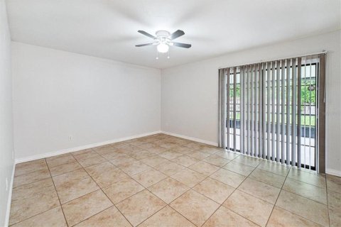 Townhouse in Tampa, Florida 2 bedrooms, 93 sq.m. № 1424294 - photo 12