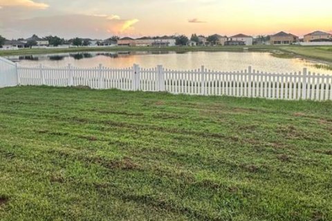 Villa ou maison à louer à Kissimmee, Floride: 4 chambres, 221.39 m2 № 1335567 - photo 5