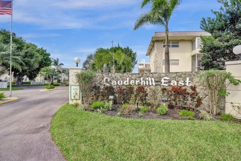 Condo in Fort Lauderdale, Florida, 1 bedroom  № 1100173 - photo 1