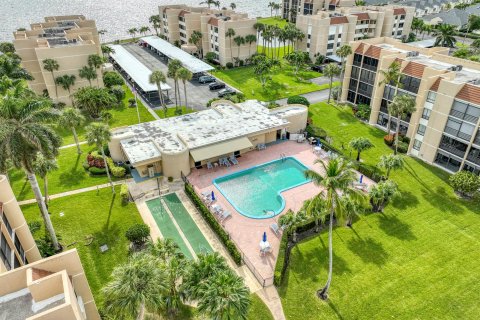 Condominio en venta en Jensen Beach, Florida, 2 dormitorios, 102.38 m2 № 938890 - foto 2
