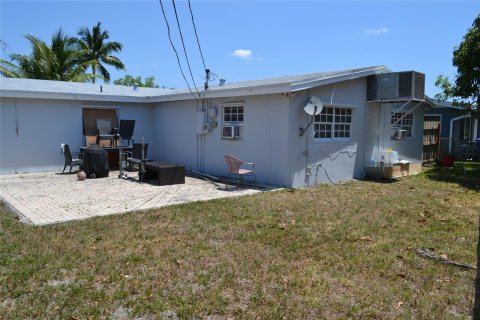 House in Fort Lauderdale, Florida 3 bedrooms, 133.97 sq.m. № 1173142 - photo 9