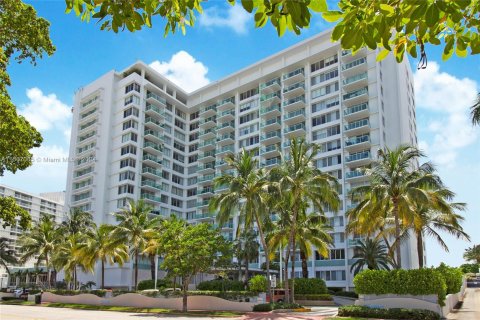 Copropriété à vendre à Miami Beach, Floride: 61.59 m2 № 1104094 - photo 1