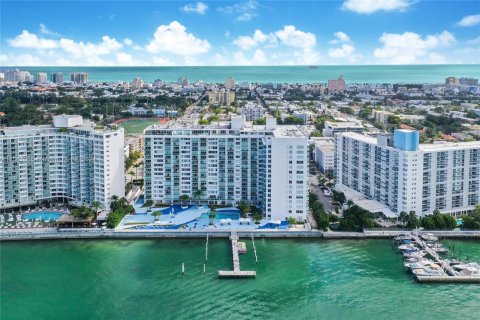 Copropriété à vendre à Miami Beach, Floride: 61.59 m2 № 1104094 - photo 13