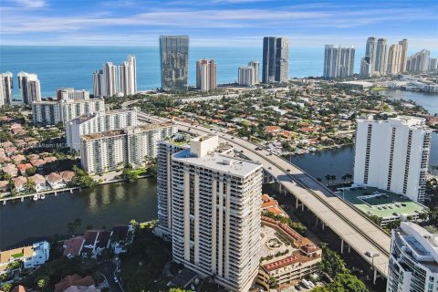 Condo in Aventura, Florida, 3 bedrooms  № 730359 - photo 4