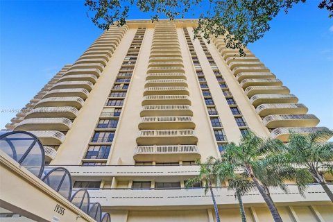 Condominio en venta en Aventura, Florida, 3 dormitorios, 220.27 m2 № 730359 - foto 21