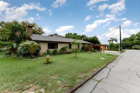 House in Winter Haven, Florida 3 bedrooms, 157.93 sq.m. № 1396489 - photo 2