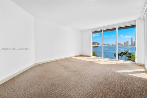 Condo in Aventura, Florida, 3 bedrooms  № 1233056 - photo 19