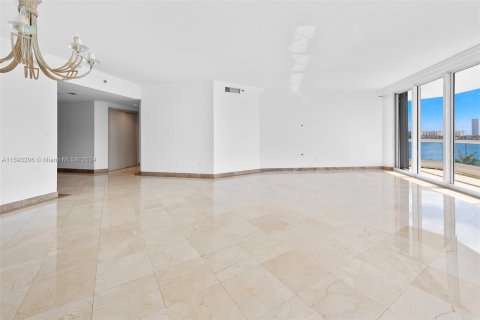 Copropriété à vendre à Aventura, Floride: 3 chambres, 239.69 m2 № 1233056 - photo 8