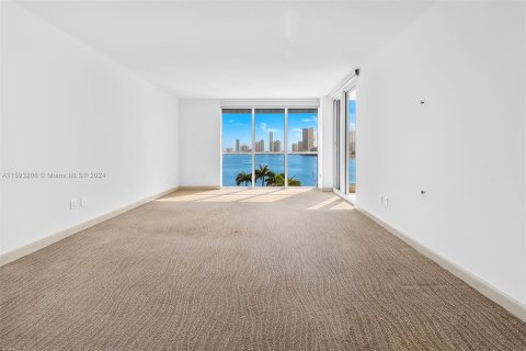 Condominio en venta en Aventura, Florida, 3 dormitorios, 239.69 m2 № 1233056 - foto 18