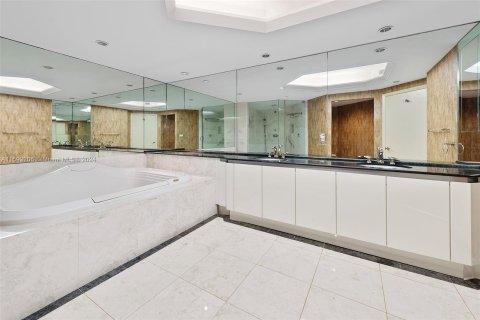 Copropriété à vendre à Aventura, Floride: 3 chambres, 239.69 m2 № 1233056 - photo 27