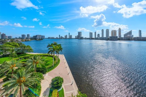 Condominio en venta en Aventura, Florida, 3 dormitorios, 239.69 m2 № 1233056 - foto 22