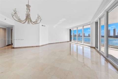 Copropriété à vendre à Aventura, Floride: 3 chambres, 239.69 m2 № 1233056 - photo 3