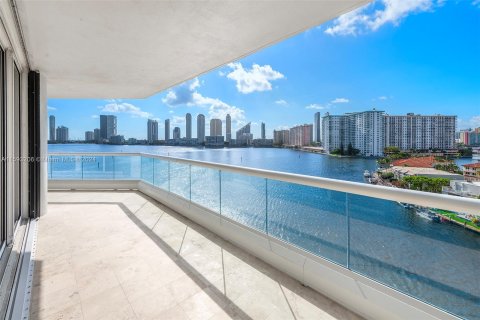 Condominio en venta en Aventura, Florida, 3 dormitorios, 239.69 m2 № 1233056 - foto 9