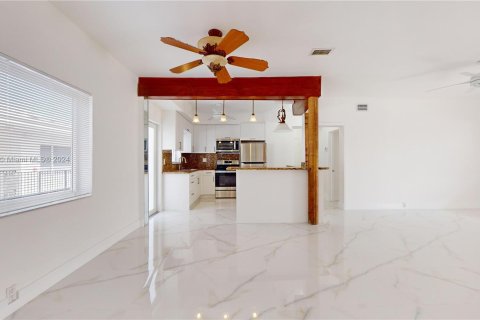 Condo in Miami Beach, Florida, 1 bedroom  № 1233055 - photo 9