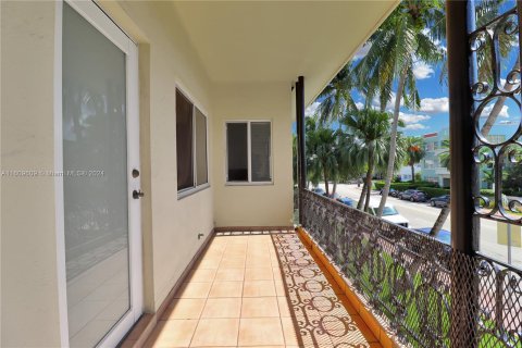 Condo in Miami Beach, Florida, 1 bedroom  № 1233055 - photo 20