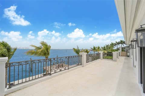 Casa en venta en Miami, Florida, 5 dormitorios, 318.1 m2 № 1234774 - foto 29
