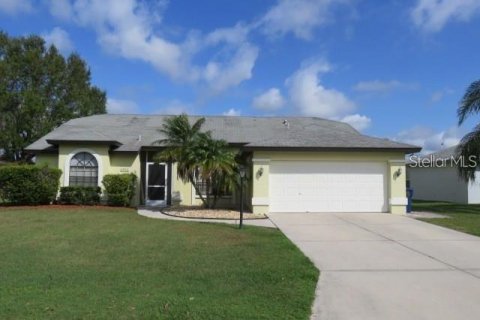 Villa ou maison à louer à Palmetto, Floride: 3 chambres, 150.41 m2 № 1346652 - photo 1