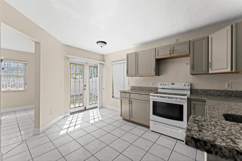 Villa ou maison à louer à Kissimmee, Floride: 4 chambres, 178 m2 № 1346695 - photo 14