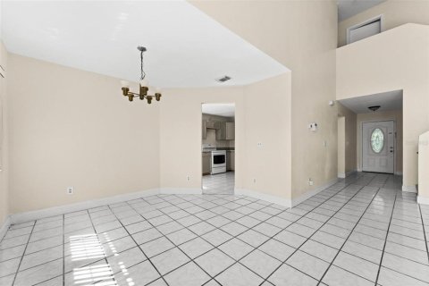 Villa ou maison à louer à Kissimmee, Floride: 4 chambres, 178 m2 № 1346695 - photo 9