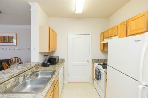 Condo in Tampa, Florida, 1 bedroom  № 732346 - photo 7